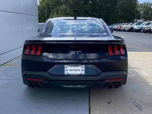 2025 Ford Mustang 