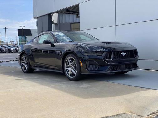 2025 Ford Mustang 
