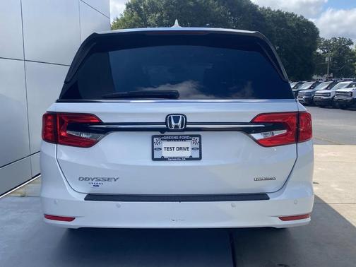 Platinum White Pearl 2022 Honda Odyssey Touring