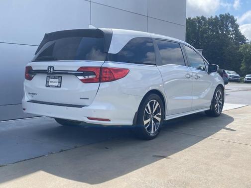 Platinum White Pearl 2022 Honda Odyssey Touring