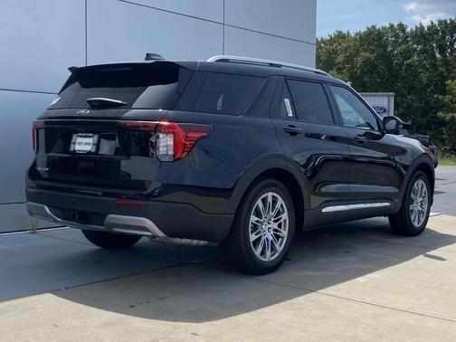 2025 Ford Explorer Platinum RWD
