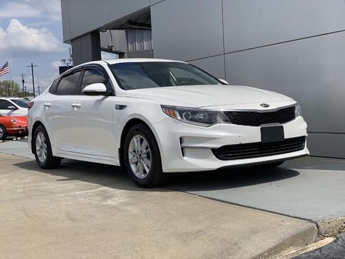 White 2016 Kia Optima LX