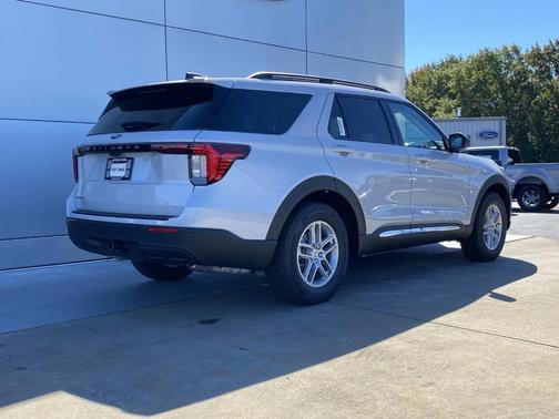 2025 Ford Explorer Active RWD