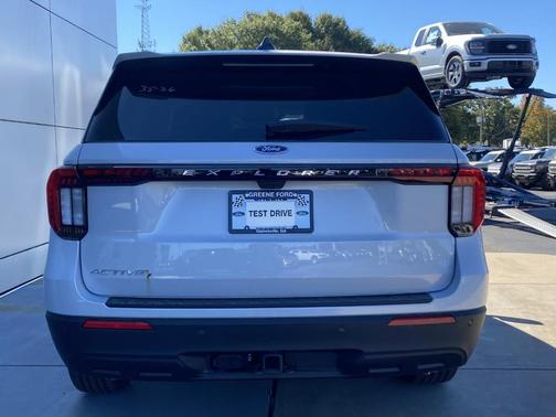 2025 Ford Explorer Active RWD