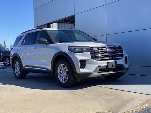 2025 Ford Explorer Active RWD