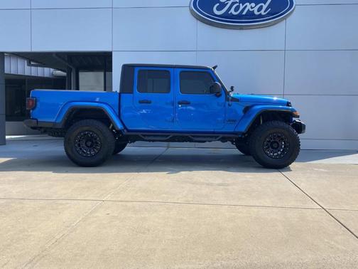 2022 Jeep Gladiator Sport