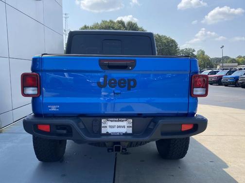 2022 Jeep Gladiator Sport