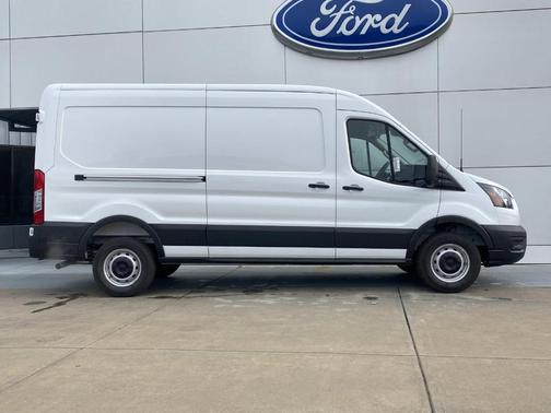 2026 Ford Transit-250 148 WB Medium Roof Cargo