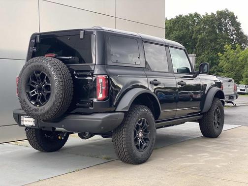 Black 2026 Ford Bronco Badlands