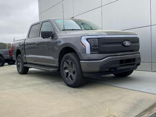 2025 Ford F-150 Lightning Flash
