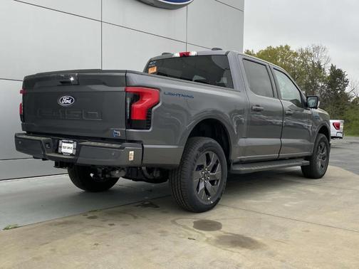 2025 Ford F-150 Lightning Flash