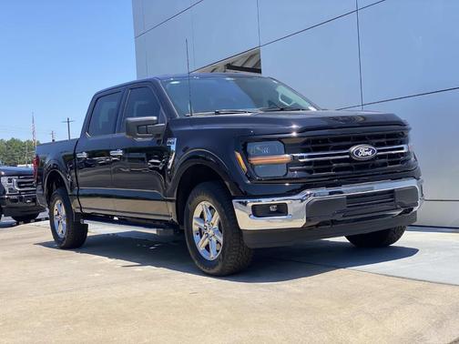 Black 2025 Ford F-150 XLT