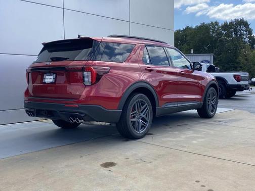 2025 Ford Explorer ST 4WD