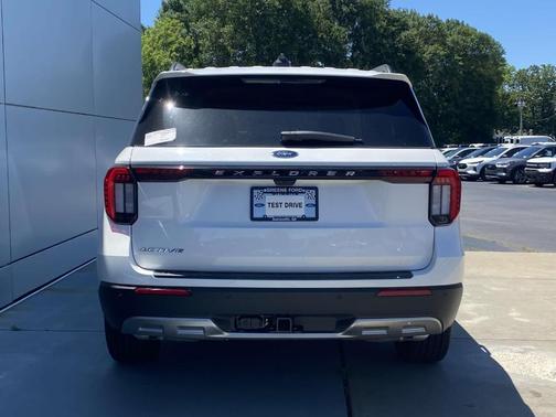 2025 Ford Explorer Active RWD