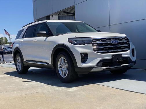 2025 Ford Explorer Active RWD