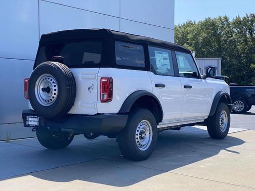 2025 Ford Bronco Base