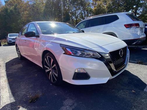 2022 Nissan Altima 2.5 SR