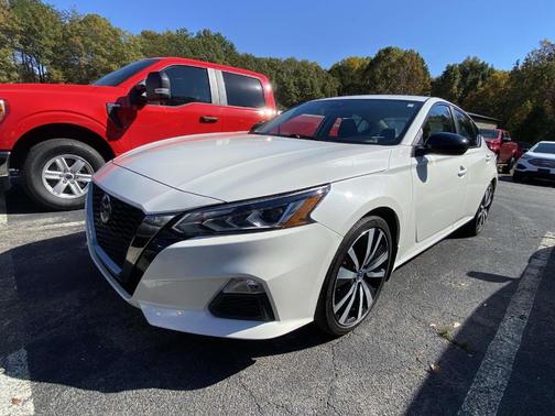 2022 Nissan Altima 2.5 SR