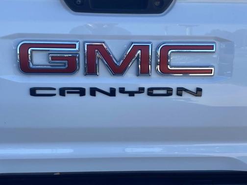 White 2024 GMC Canyon AT4