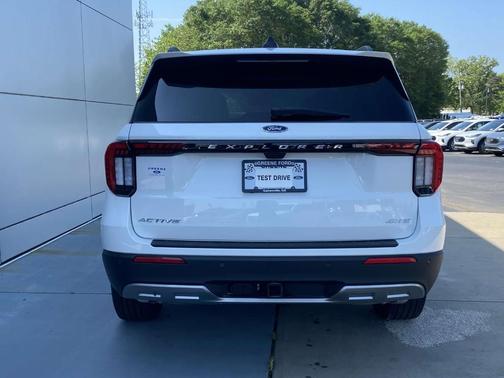 2025 Ford Explorer Active 4WD