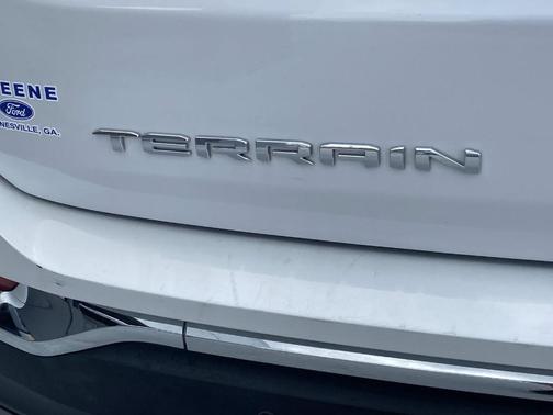White 2023 GMC Terrain SLT