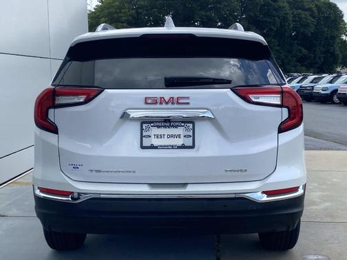 White 2023 GMC Terrain SLT