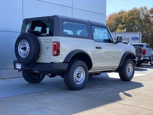 2025 Ford Bronco Base