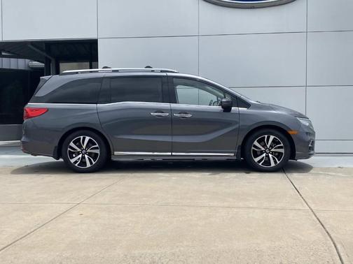 Modern Steel Metallic 2018 Honda Odyssey Elite