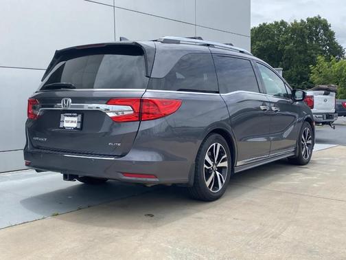 Modern Steel Metallic 2018 Honda Odyssey Elite