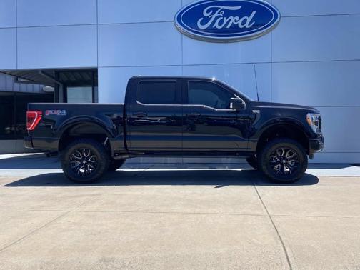 Black 2021 Ford F-150 XLT