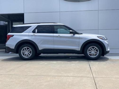 White 2026 Ford Explorer Active