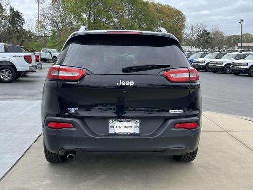 Black 2017 Jeep Cherokee Latitude
