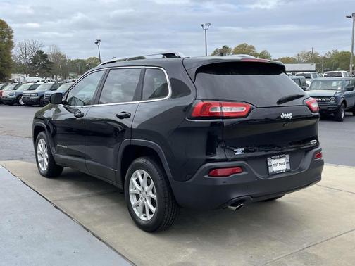 Black 2017 Jeep Cherokee Latitude