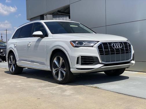 Glacier White Metallic 2021 Audi Q7 55 Premium