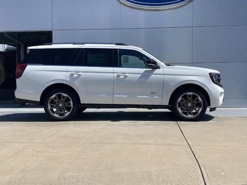 White 2027 Ford Expedition King Ranch
