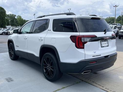 2022 GMC Acadia SLE