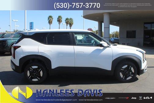 White 2027 Kia Seltos LX