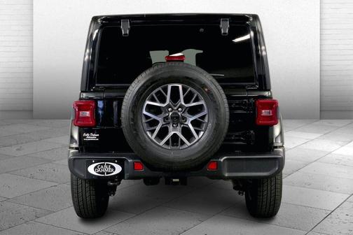 2024 Jeep Wrangler 4-Door Sahara 4x4