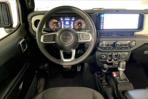 2024 Jeep Wrangler 4-Door Sahara 4x4