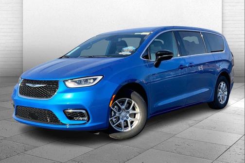 Hydro Blue Pearlcoat 2026 Chrysler Pacifica L