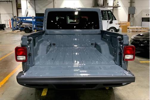 2025 Jeep Gladiator High Tide
