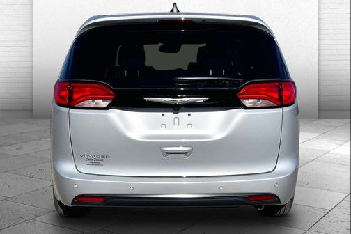 Silver Mist Clearcoat 2026 Chrysler Voyager LX