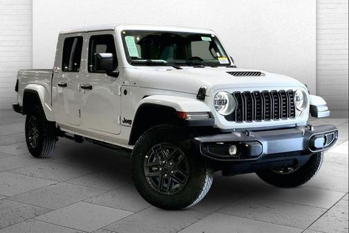 2026 Jeep Gladiator Sport S