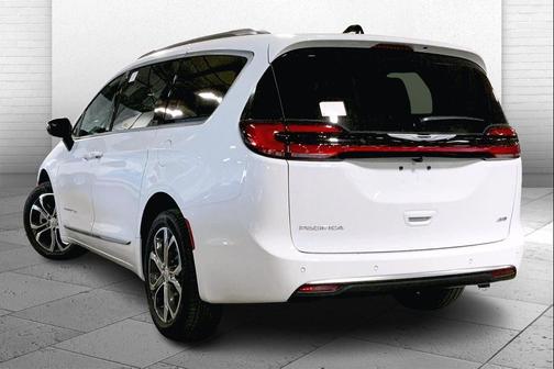 2026 Chrysler Pacifica L