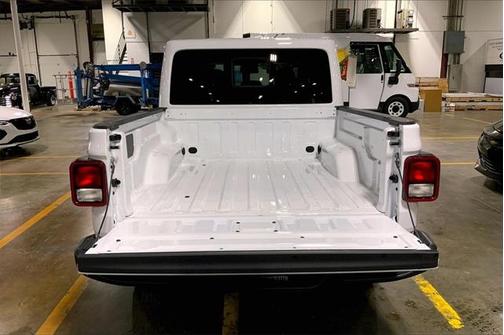 2025 Jeep Gladiator High Tide