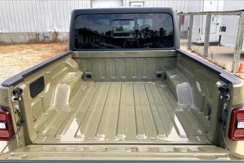 2025 Jeep Gladiator Willys