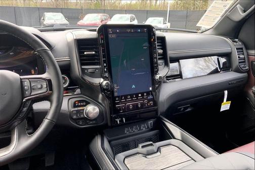 Diamond Black Crystal Pearlcoat 2026 RAM 1500 Limited