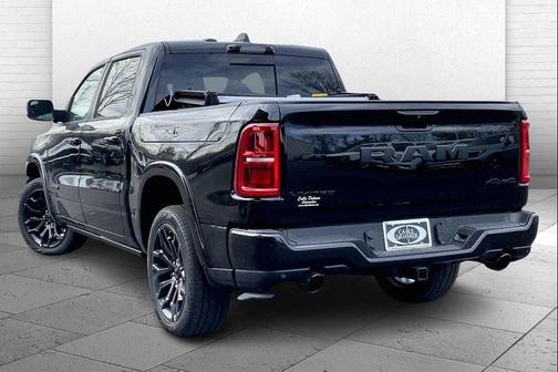 Diamond Black Crystal Pearlcoat 2026 RAM 1500 Limited