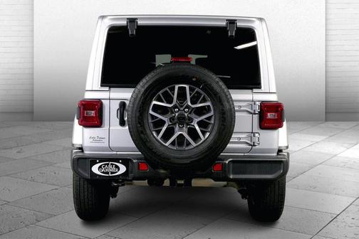 2024 Jeep Wrangler 4-Door Sahara 4x4