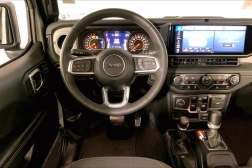 2024 Jeep Wrangler 4-Door Sahara 4x4